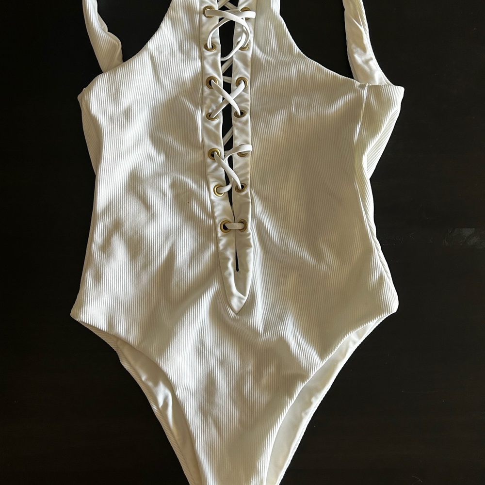 Beach Bunny Elegant White Swimsuit